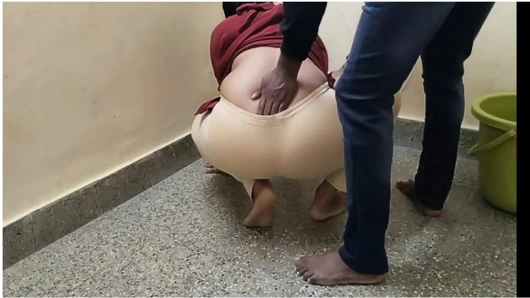 ghar ke do naukro ne kam karte waqt malik ke yatak odası kiu chudai hintçe ses me porno