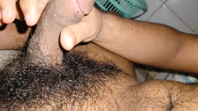 Güzel boşalıyor kıllı yarak