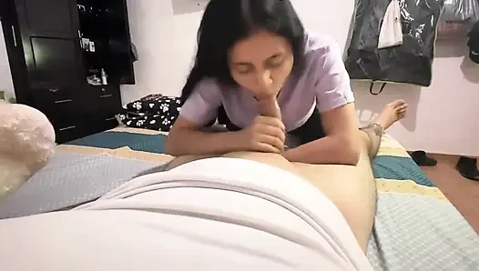 Tinder'da tanıştığım azgın genç kız tüm dölümü yutuyor