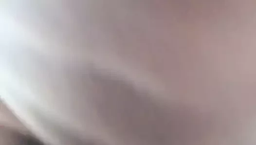 kıçımı alırken üvey babanın gözlerine bakıyor