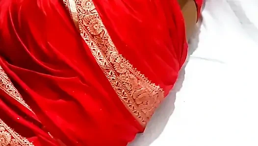 Karım bütün gece sikişmek için yalvarıyor herkes onu sikebilir o çok seksi