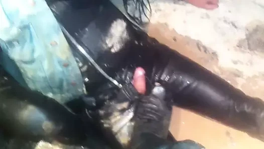 işemiş deri gay alır çamurlu