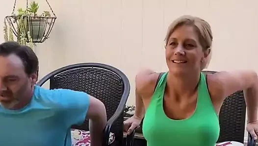 Joi, seksi egzersiz sarışın