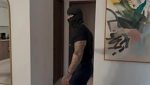 Thief breaks into blonde girl's house and fucks her until he ends up inside her