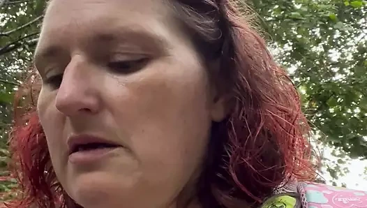 Kazayla trafik teşhiri çünkü yeni elbisemle komandoya çıktım. Ki görünüşe göre montum ve çanta kombomla yukarı çıkıyor