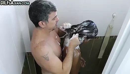 Olgun dilf kâkül asia twink sonra yalama ayaklar için cumshot