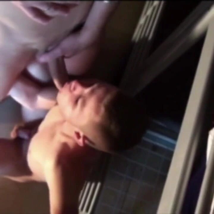 Fransız twink suifkinf porno çekiyor