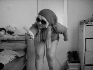 Dani (tutti) kazak ve belki tanga içinde zıplıyor - zıplıyor