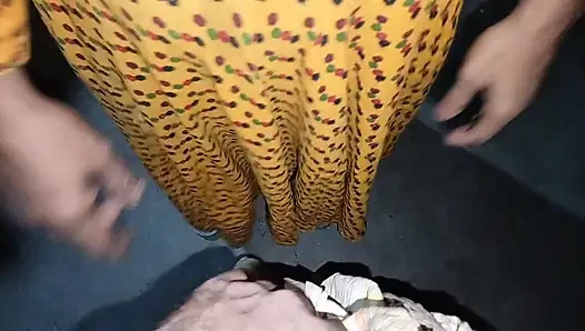 Üvey erkek kardeşim evde olmadığı için Müslüman baldızımı sert siktim