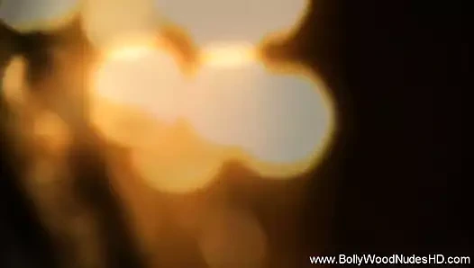 Bana bu bollywood kızını getir