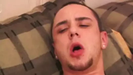 Genç bradley shaw sikikleri kendini