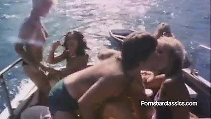 Aşk teknesi alem gezisi