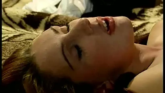 Çarpıcı küçük esmer ile tıraş kedi seviyor Başlarken dped tarafından iki büyük yarak