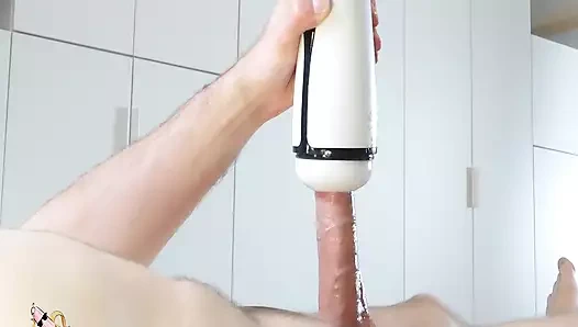 Otoblow erkek seks oyuncağı Sohimi, güçlü emiyor ve titreyen erkek ısıtmalı mastürbasyon yapıyor.