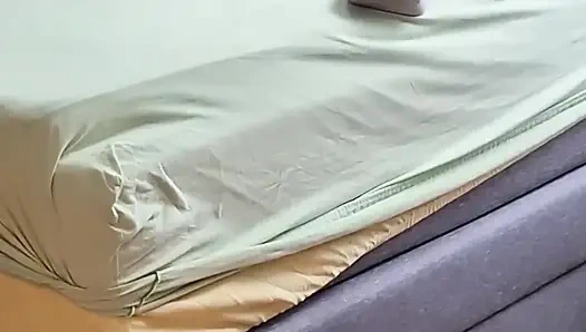 Kocamın En Iyi Arkadaşı Beni Çaresiz Bir Sürtük Gibi Sikiyor