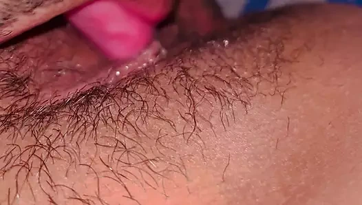 Islak amcığımı yaladı