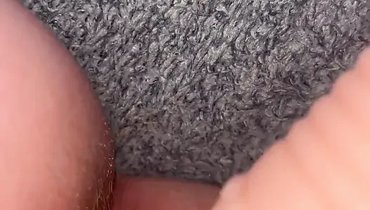 Bakış açısı: güzel kıllı kızıl amcık seks makinesi tarafından sikiliyor