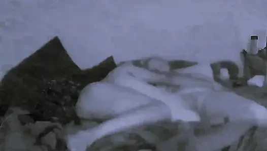 Boşalmam ve onun ateşli dölünü içime hissetmem gerekiyordu.