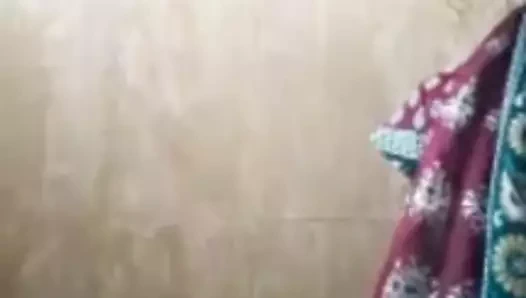 Desi bhabhi ko chodkar xhamaster par dalo like comment pao