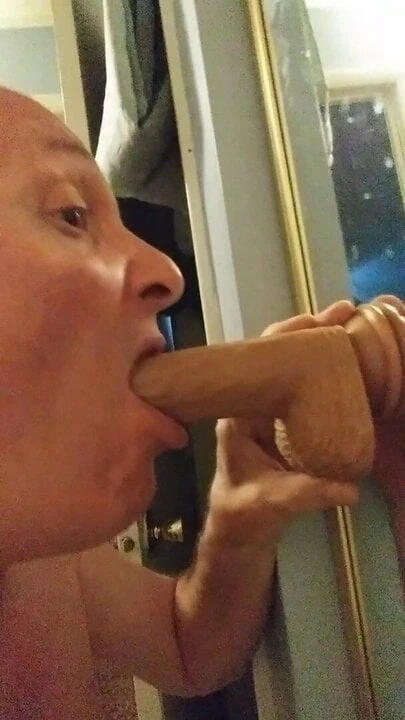 sissy deepthroats 8 inç