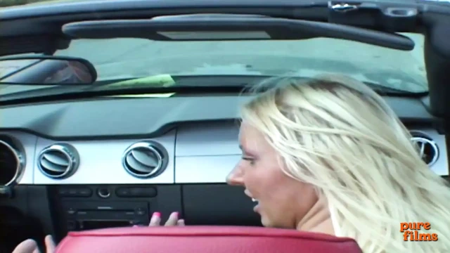 Seksi sarışın üvey anne üvey oğlunun yarağını istiyor