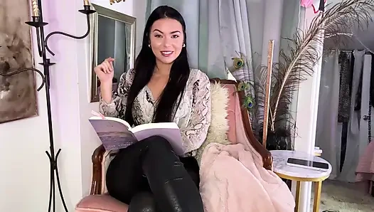 İş görüşmeniz sırasında, patron onu büyük bir şekilde için büyük bir arzuya sahip! Edepsizce konuşma, rol yapma,