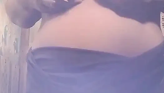 Ben Izlerken Üvey Annem Göğüslerini Bana Gösteriyor