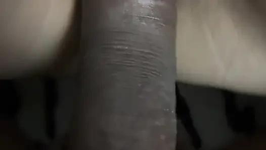 SES AÇıK! Çok yakın çekim sikiş, bakire sıkı amcık ve sert büyük yarak.