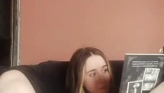 Vibratörümü kullanırken okumaya çalışıyorum