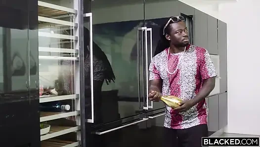 Blacked Estate Agent Lexi Belle büyük zenci karşı koyamıyor