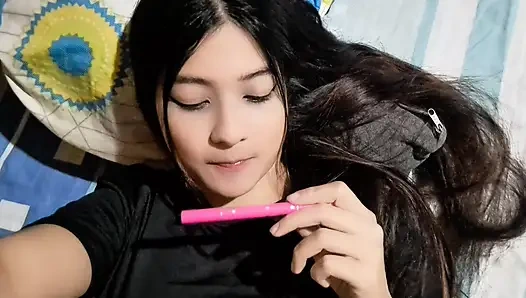 Üvey babam zengin göğüslerime dokunuyor