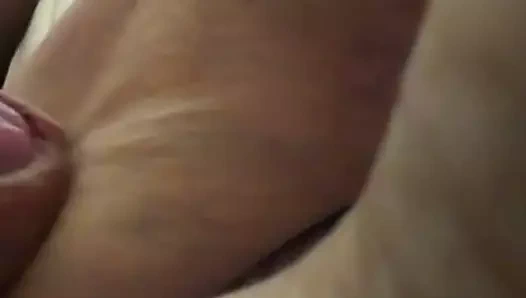 karısının ayaklarına boşalmak