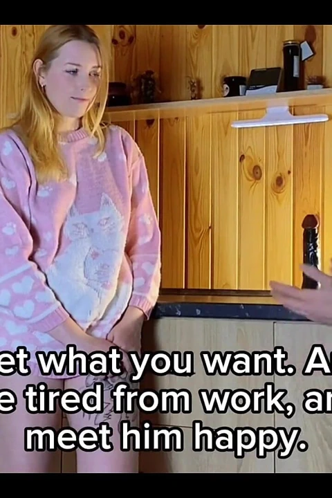 Amatör aldatan evli kadın: kocasının en iyi arkadaşı ziyarete geldi ve karısının amına boşaldı