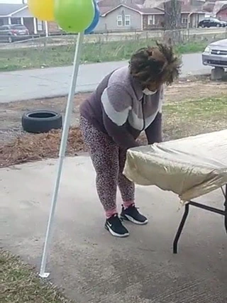 Busty kabarcık popo puma tayt giyiyor ve bana 3