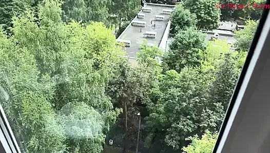 Güzel bronzlaşmış egzotik hatun bakış açısıyla sakso çekiyor