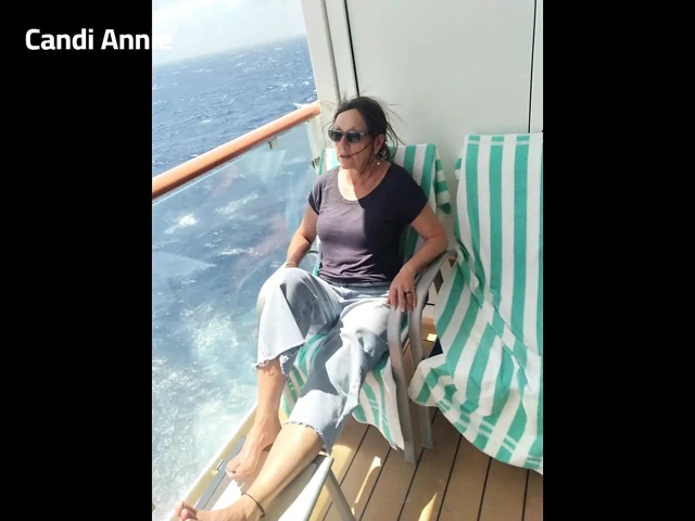 Seksi gilf orta yaşlı seksi kadın candi annie ile Karayip gezisi