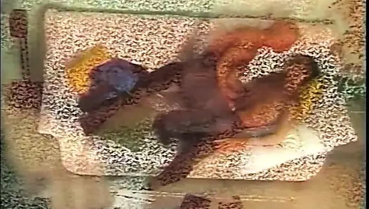 Zonklayan anal esnetme olgun delikanlılar tutkuyla öpüşüyor