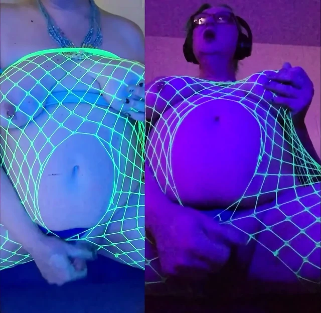 Double Mint Cum - a Green Goddess hologram
