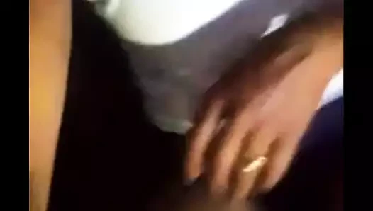 Chanchal Kumari, Hint ızgara seks takılma bahanesiyle erkek arkadaşı tarafından ormanda sert