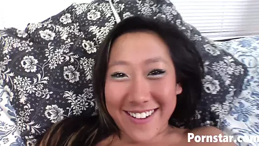 Asya hottie tina star ile küçücük memeler berbat pov stil