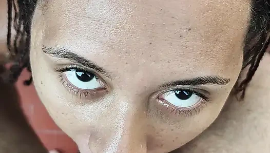 Bakış açısı itaatkar sürtük seni emiyor