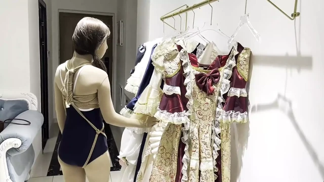 Seksi kız arkadaşımı eğitiyor ve aşağılıyorum 02
