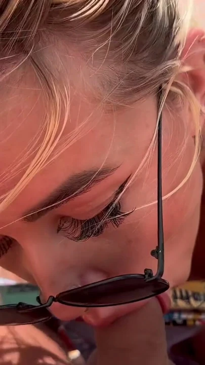 Güzel bir orospunun mükemmel ev yapımı oral seks performansı | Bölüm 1
