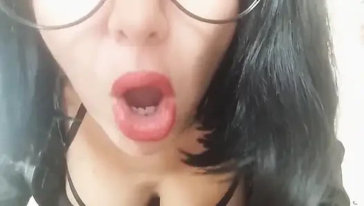 Üvey oğul... Lütfen üniversiteye gitmeyin.. İlk masaj bana... Üvey anne çok yorgun