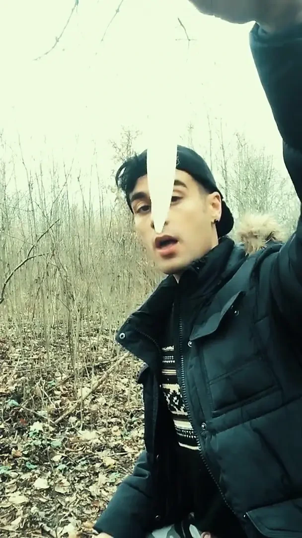 Orta doğulu adam arkadaşının prezervatifinden döl yutuyor ve sonra yenen prezervatifin üzerine boşalıyor