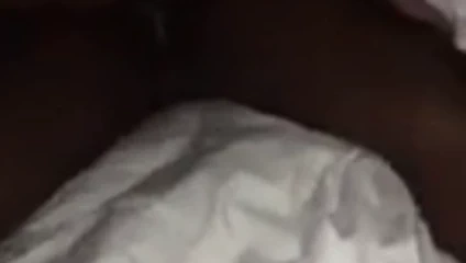 Büyük götlü yarağa biniyor