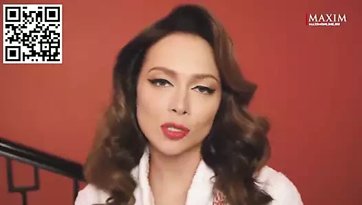 Rus model tanrıçalar iç çamaşırlarıyla oynuyor