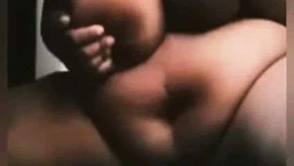 Siyah iri güzel kadın