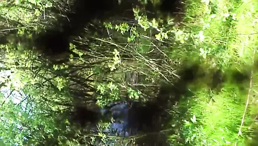 Erkekler park yerinde buluşuyor