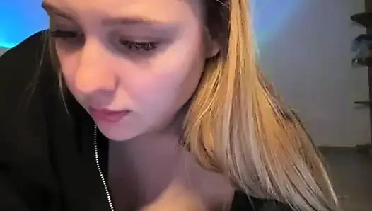 Jucielussie ile sıkı amcığı parmaklıyor